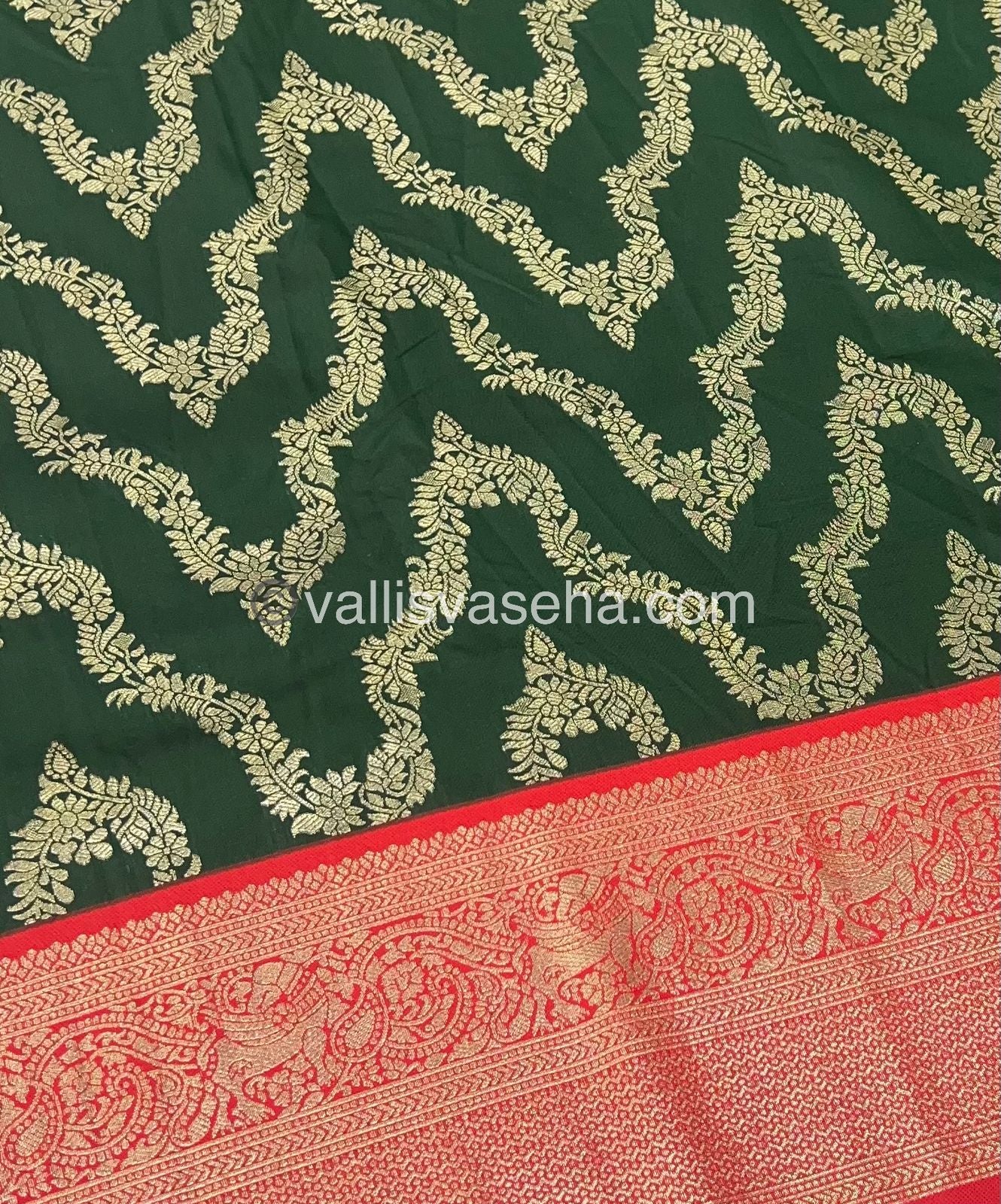 Semi Kanchi Silk - Green & Red Shade  - VVSKS004