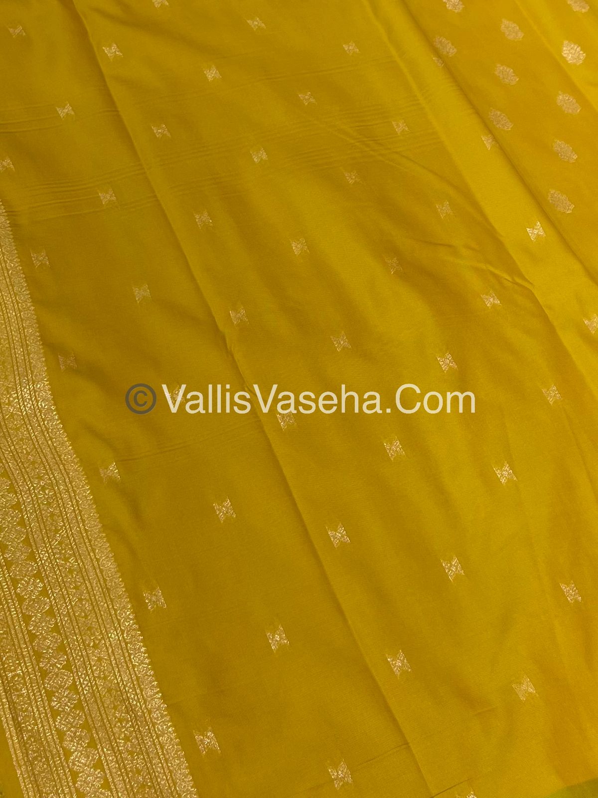 Semi Soft Silk - Peacock Butta Border - Yellowish green Shade -VVSSS014