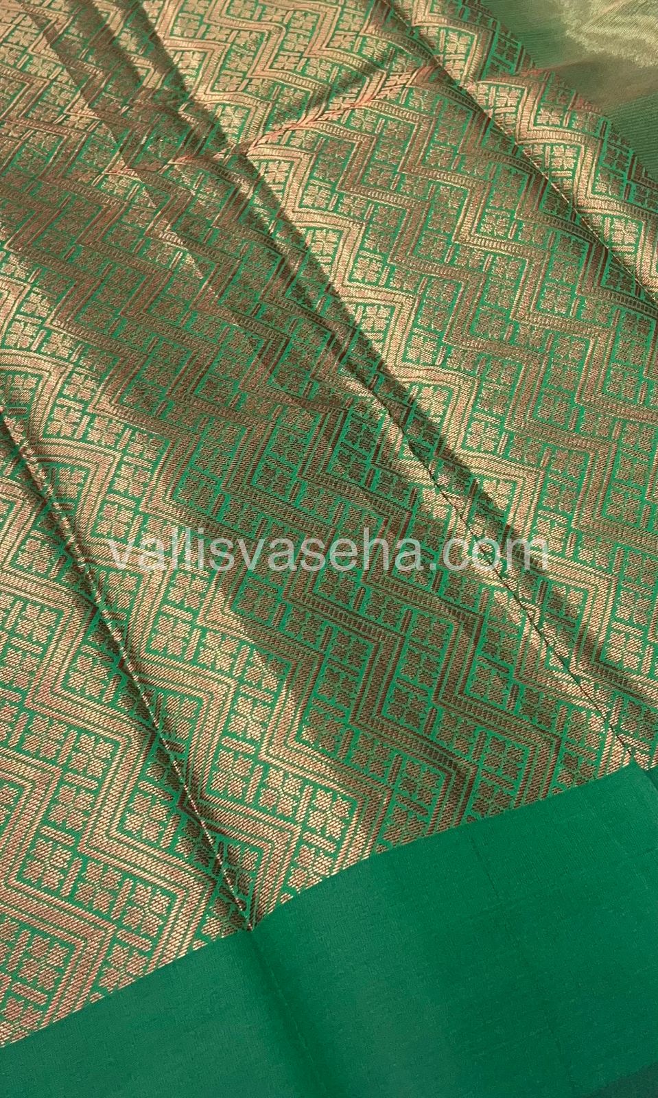 Banarasi - Copper Zari Saree - VVCZ001