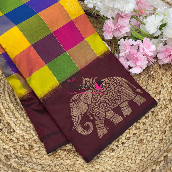 Semi Soft Silk  - Madras Checks Pattern - Maroon Shade  - VVSSS042