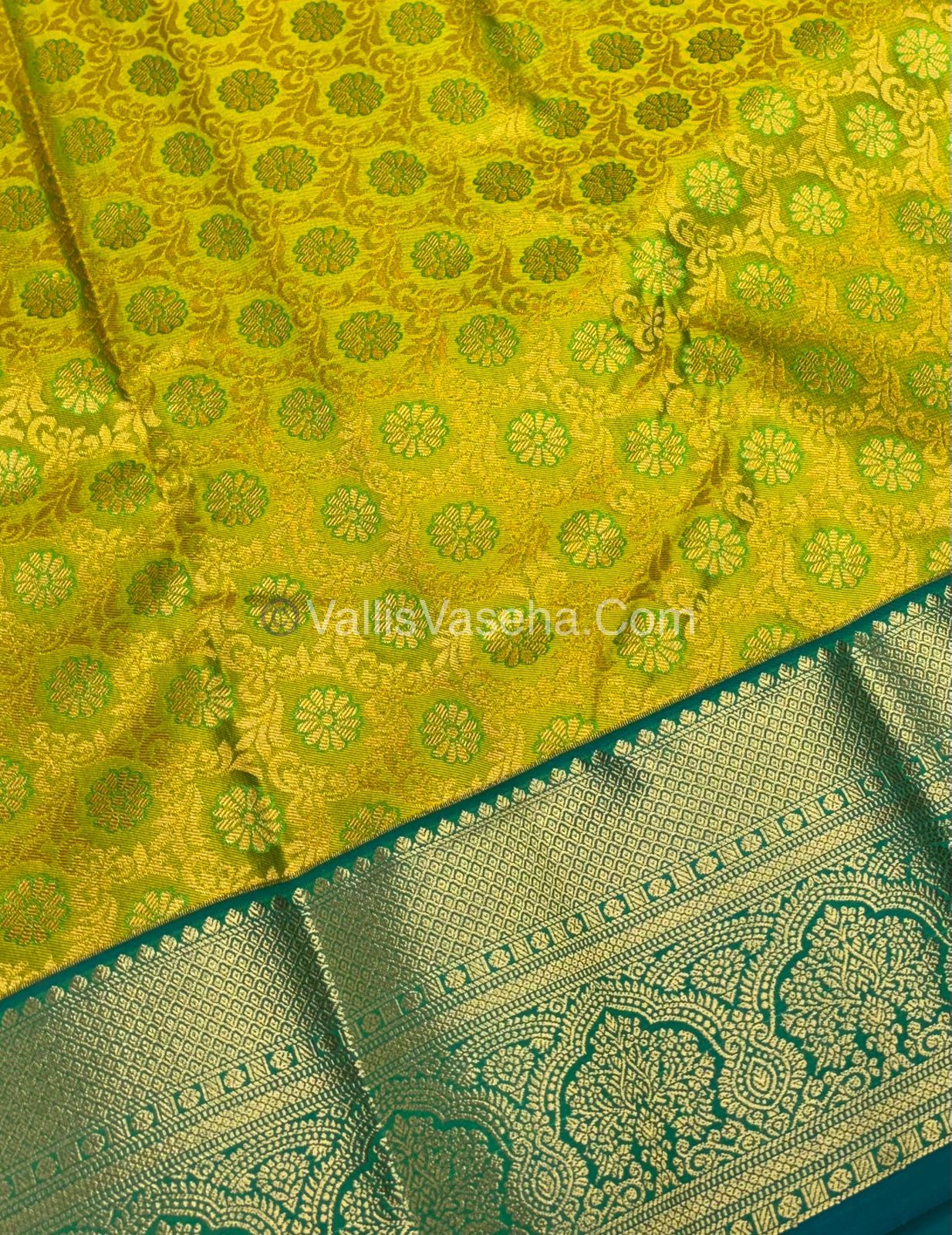Semi Bridal Kanchipuram Silk - Green With Blue Shade  - VVSBK001