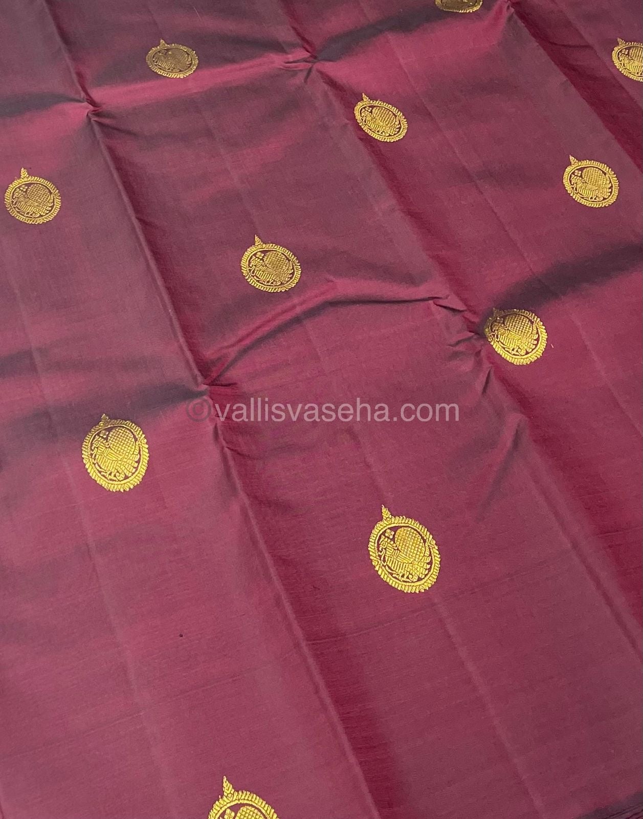 Pure Kanchipuram Silk Saree - Borderless - Kunkumam Merun Color - VVPS005