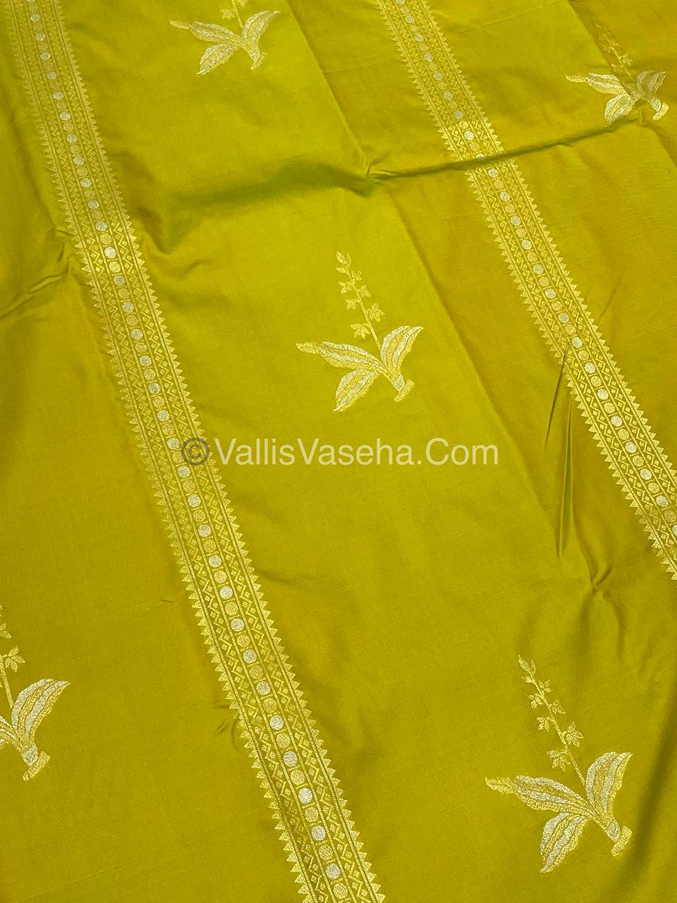Semi Soft Silk - Border less - Green Shade -VVSSS034