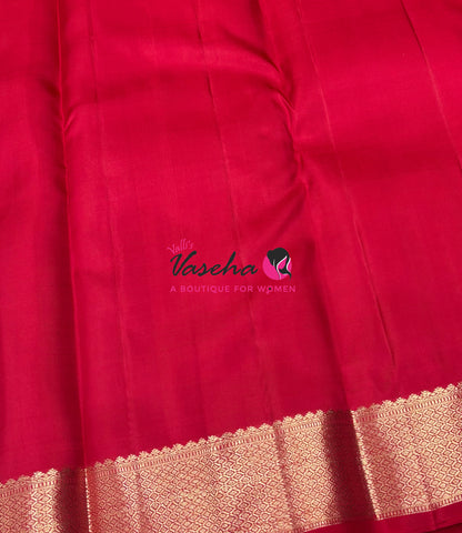 Pure Kanchipuram Silk Saree -  Red Shade - VVPS093