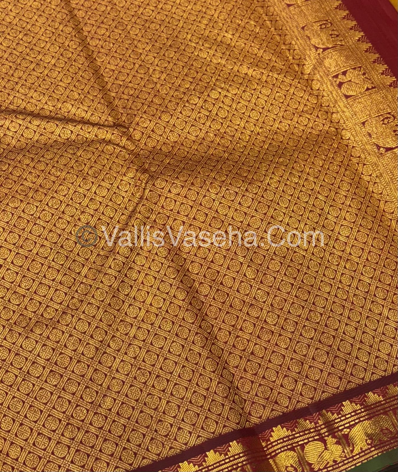 Pure Kanchipuram Silk Saree - yellowish gold with Maroon- VVPS031