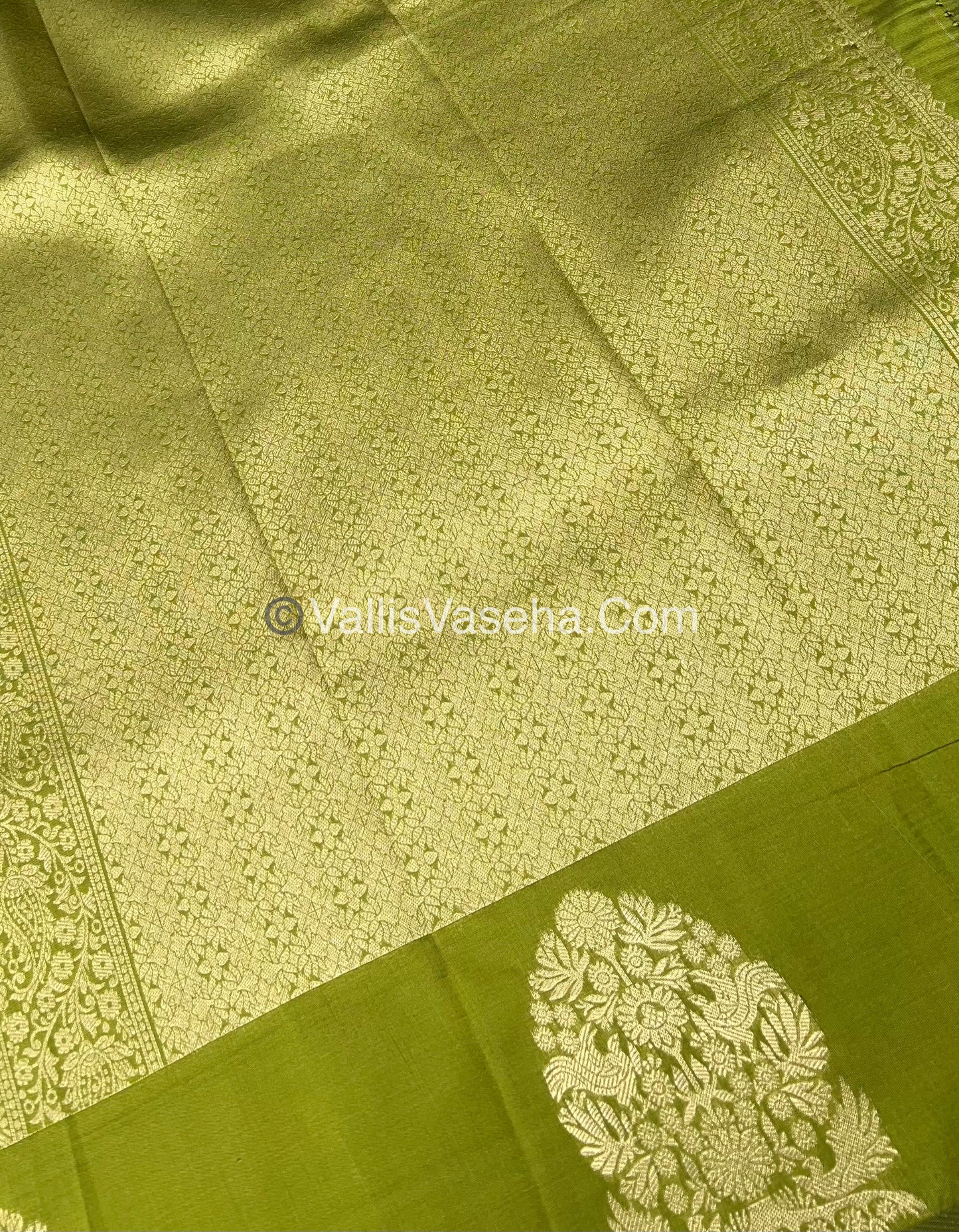 Semi Soft Silk - Tree With Double Birds Butta Border - Green Shade -VVSSS011