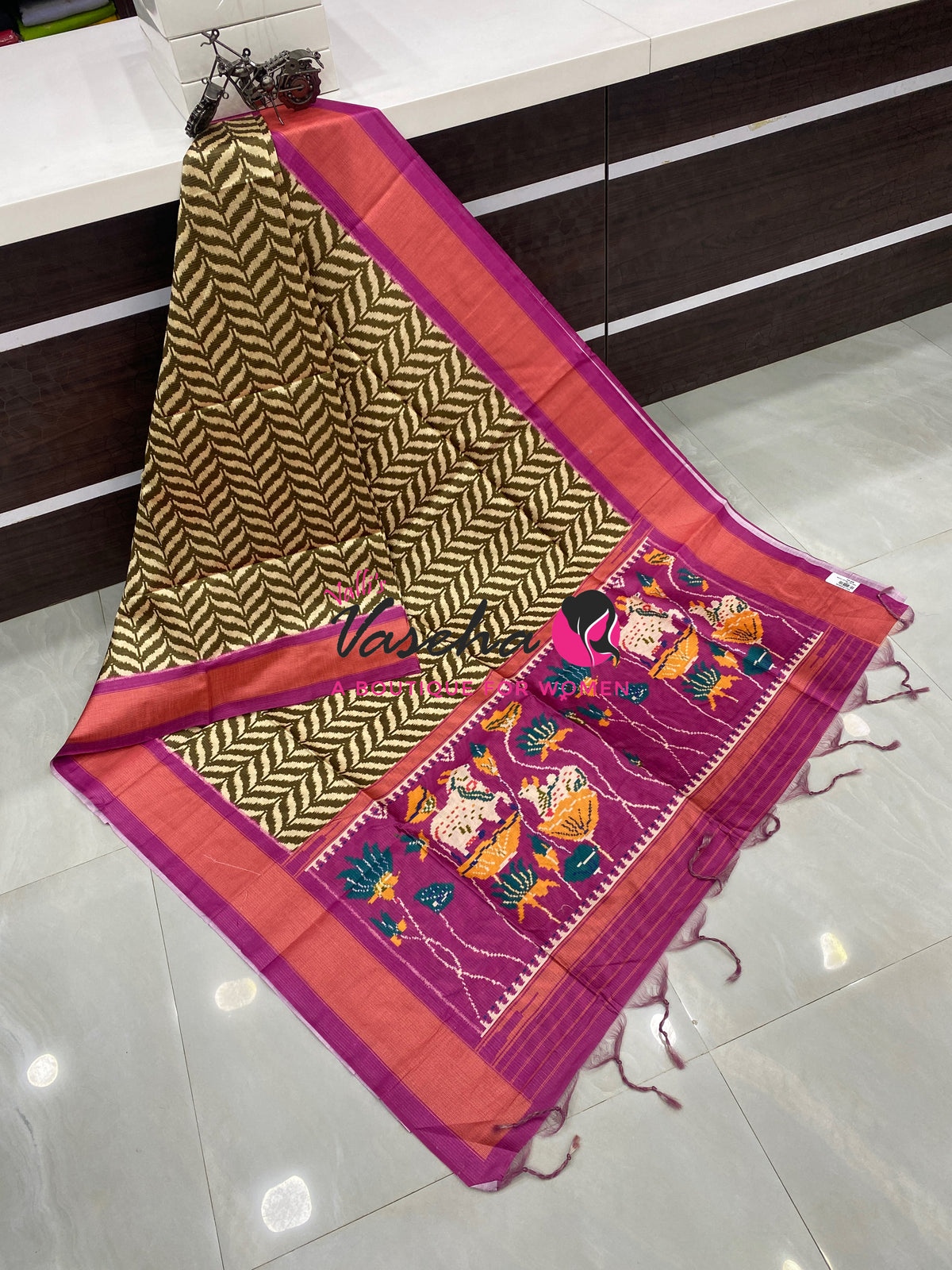 Art Tussar / Art Silk - Green & Pink  Shade - VVATS006