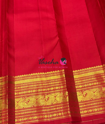 Pure Kanchipuram Silk Saree - Red Shade  - VVPS097