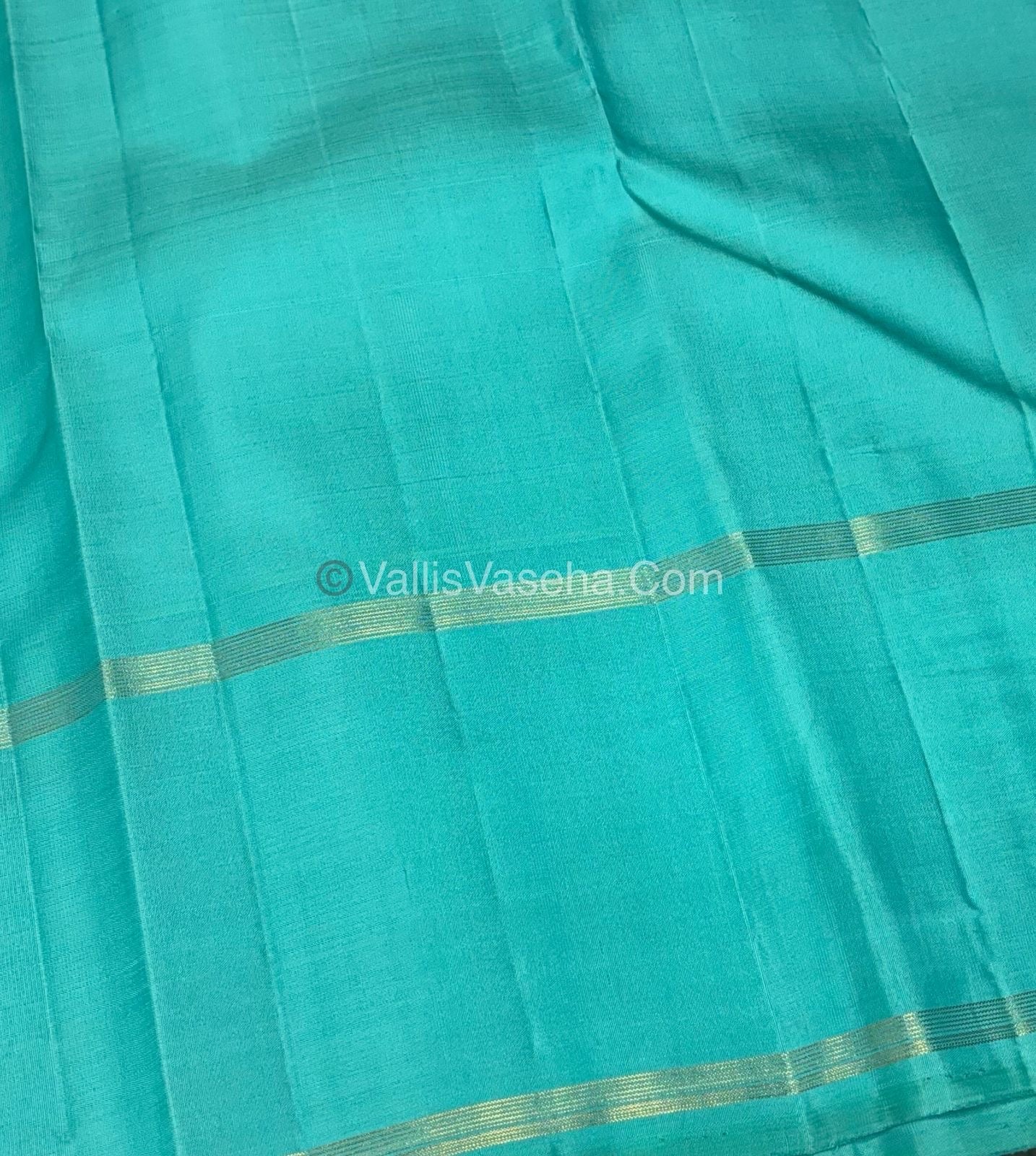 Pure Korvai Kanchipuram Silk Saree - Half White/Cream With Turquoise Blue Combo - VVPS025