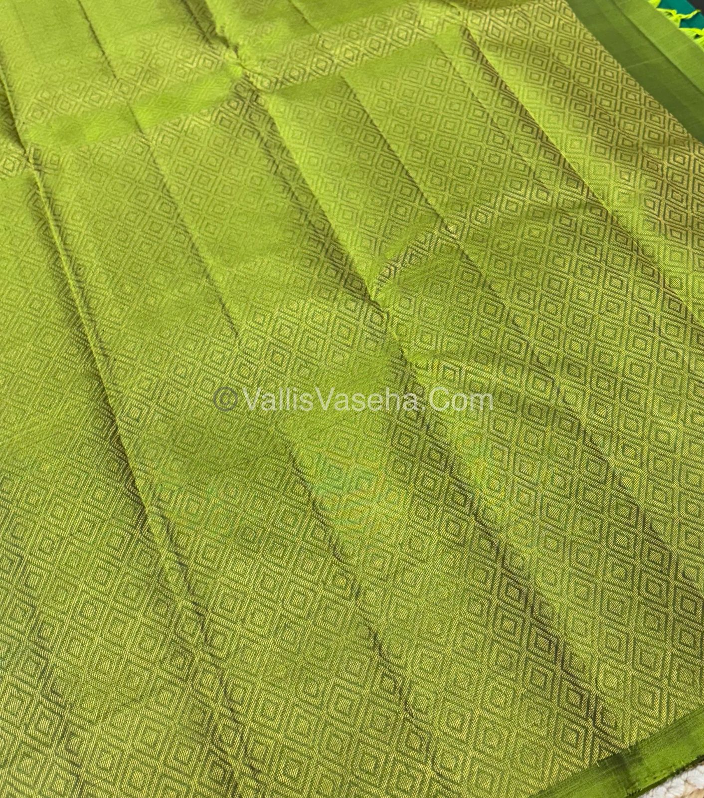 Half Mix - Pure Soft Silk Saree - VVPSS054