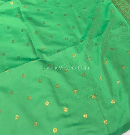 Semi Soft Silk   - Borderless - Contemporary Design - Green  Shade -VVSSS012