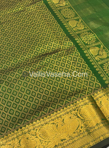 Pure Silk Cotton Saree - Vairavoosi checks - Mayil & Chakkaram - Green Shade - VVMCV001