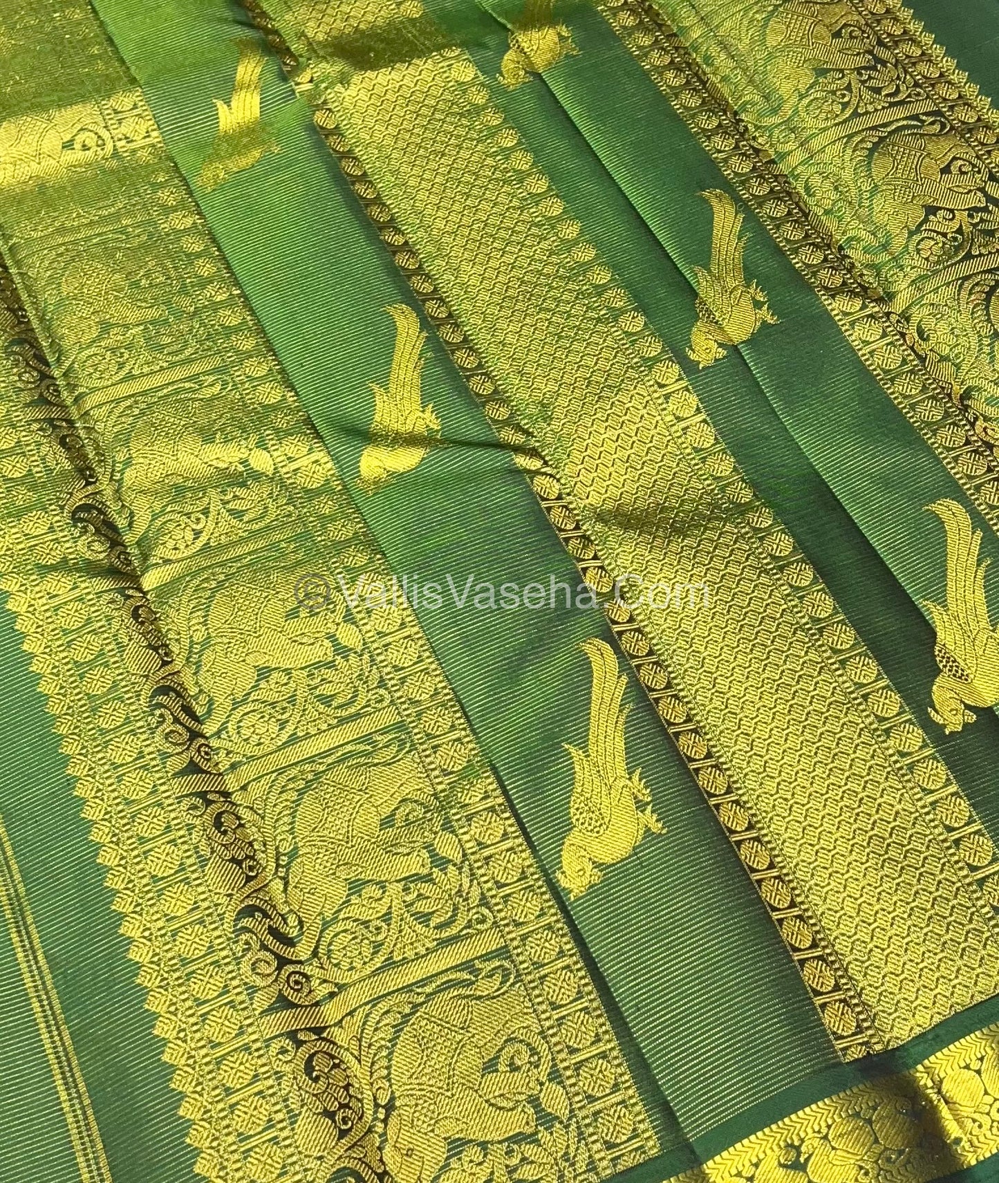 Pure Kanchipuram Silk Saree - Vaira Voosi design - Green shade - VVPS022