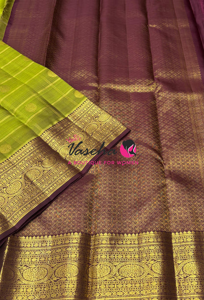 Pure Kanchipuram Silk Saree - Green   With Wine Brown - VVPS097