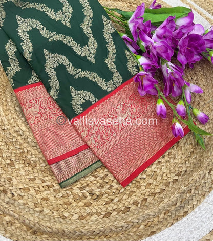 Semi Kanchi Silk - Green & Red Shade  - VVSKS004