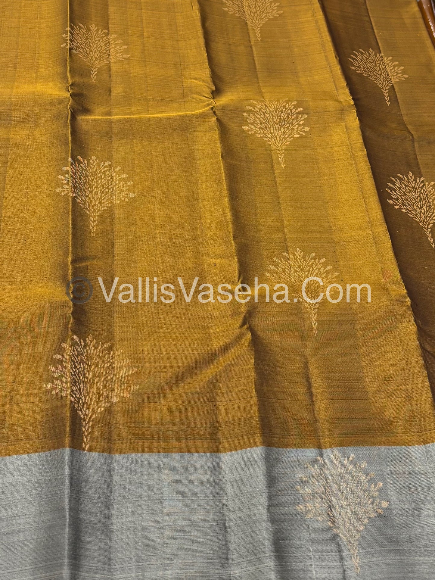 Half Mix - Pure Soft Silk Saree - VVPSS075