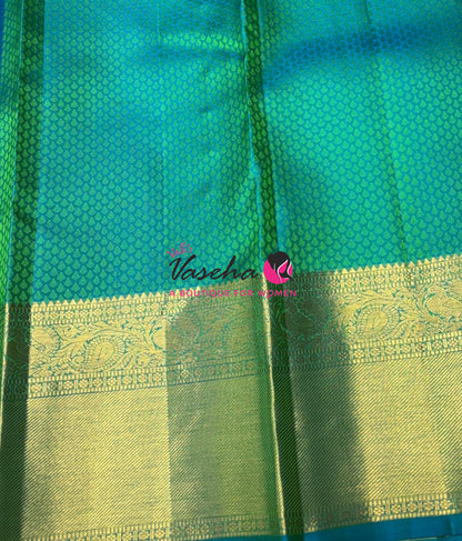 Pure Kanchipuram Bridal Silk Saree - Embossed Design - Green With Turquoise Bluish Green Combo - VVPS023