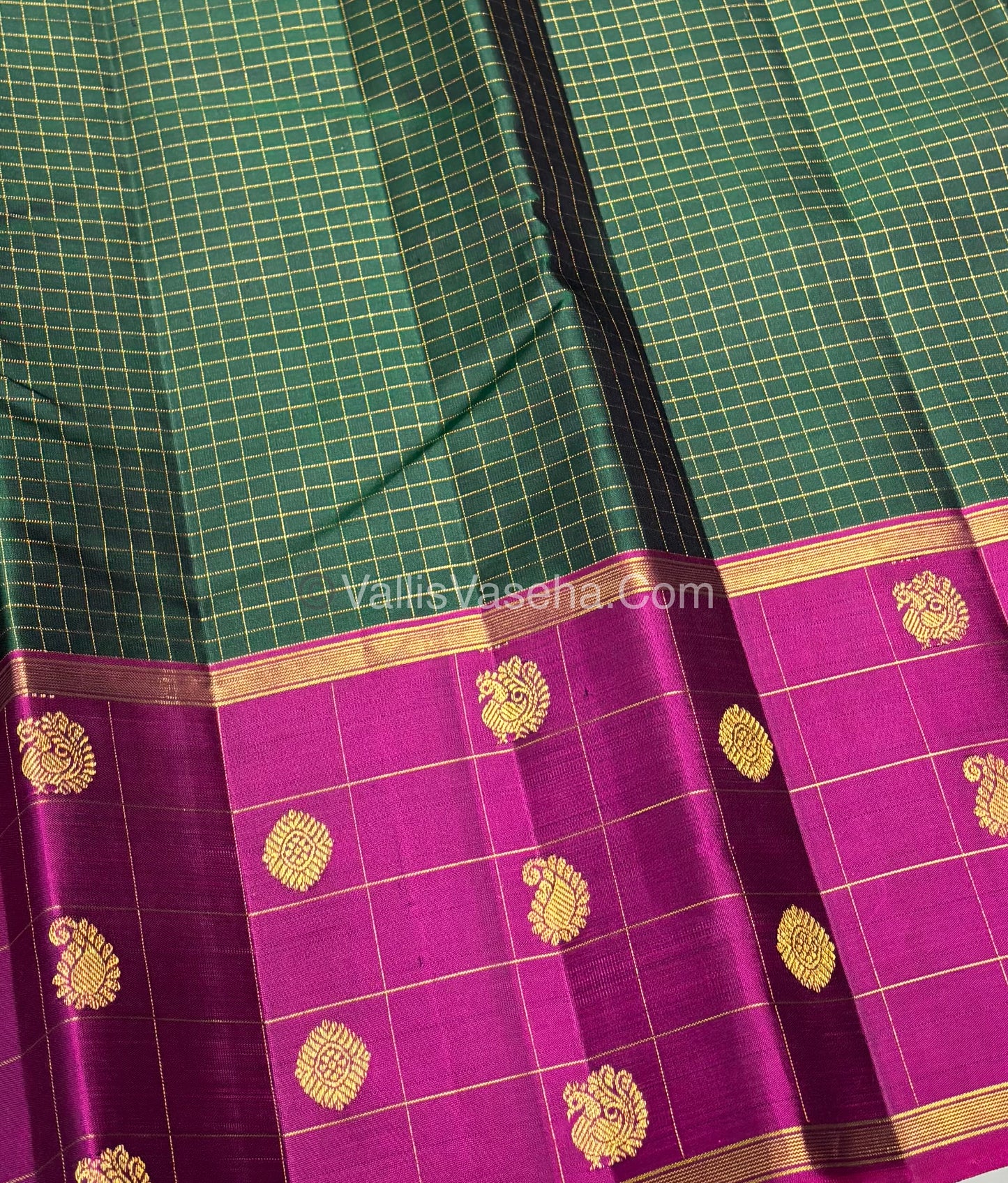 Pure Kanchipuram Silk Saree - Green & Purple Combo - VVPS027