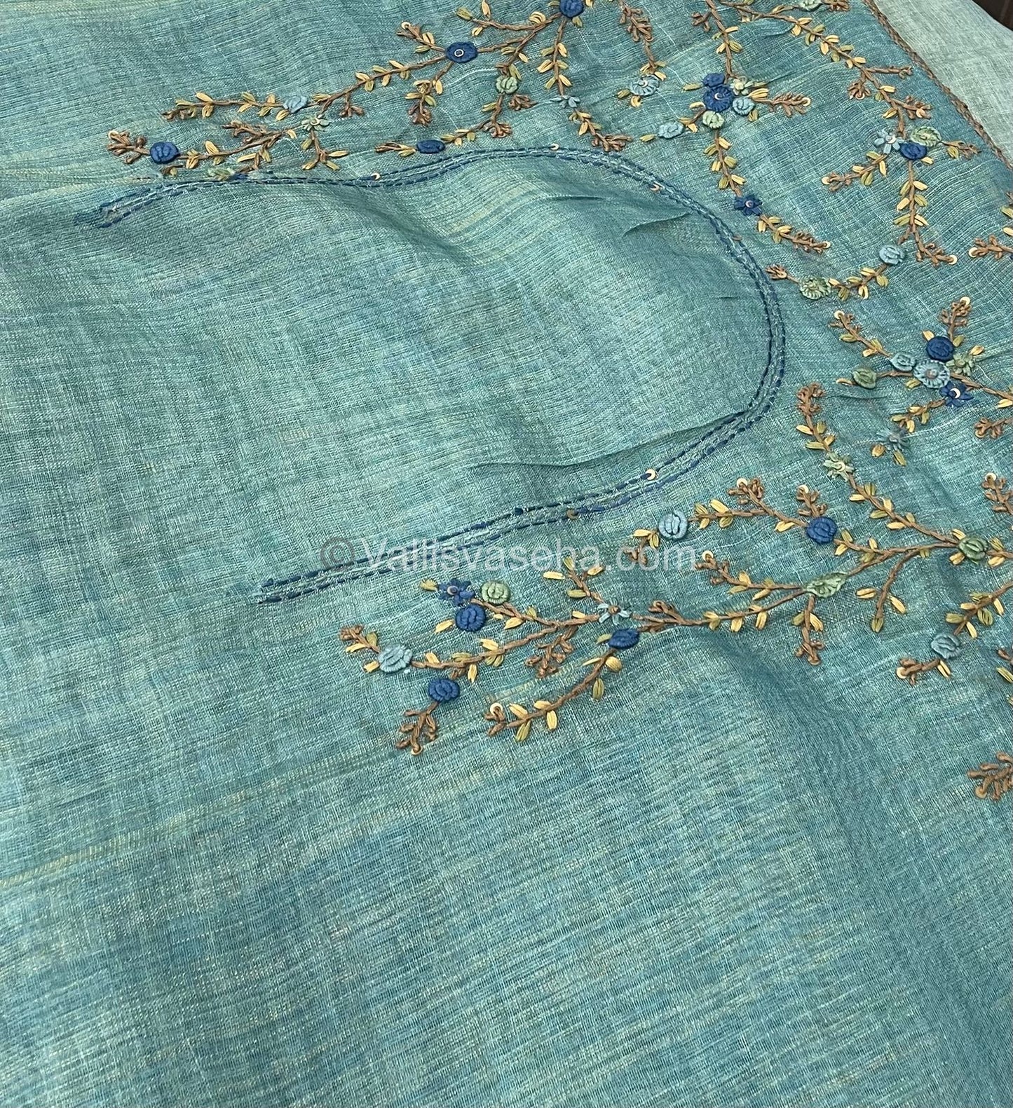 French Knot - Tissue Saree -  VVLFN001