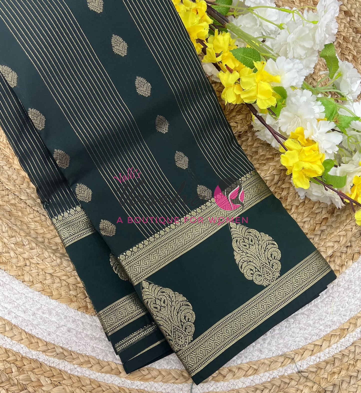 Semi Kanchi Silk - Vairavoosi Butta - VVSKS004 - Green Shade
