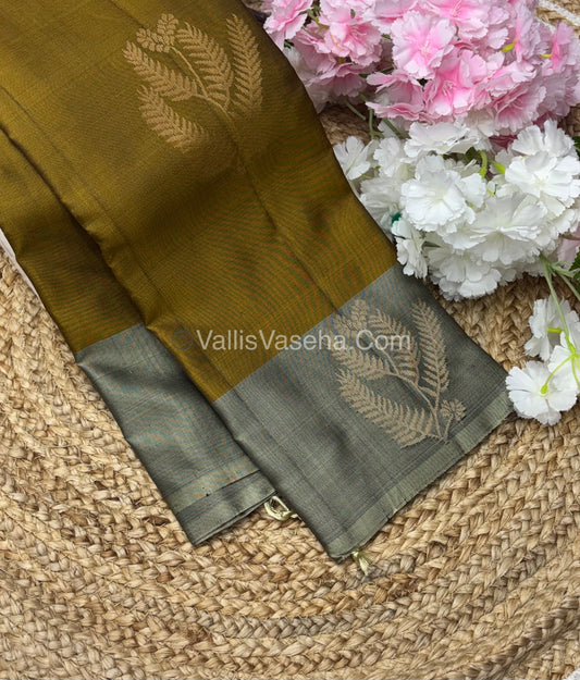 Half Mix - Pure Soft Silk Saree - VVPSS051