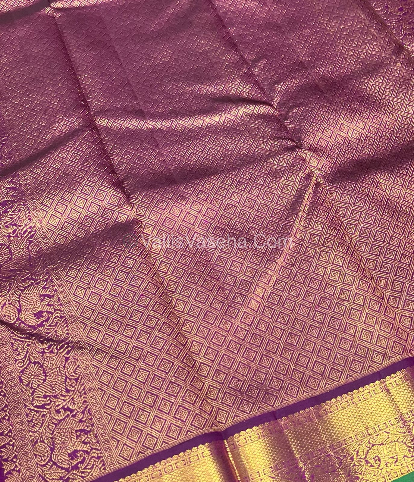 Pure Kanchipuram Silk Saree - Peachish Gold With Purple Shade  - VVPS022