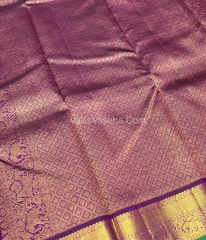 Pure Kanchipuram Silk Saree - Peachish Gold With Purple Shade  - VVPS022