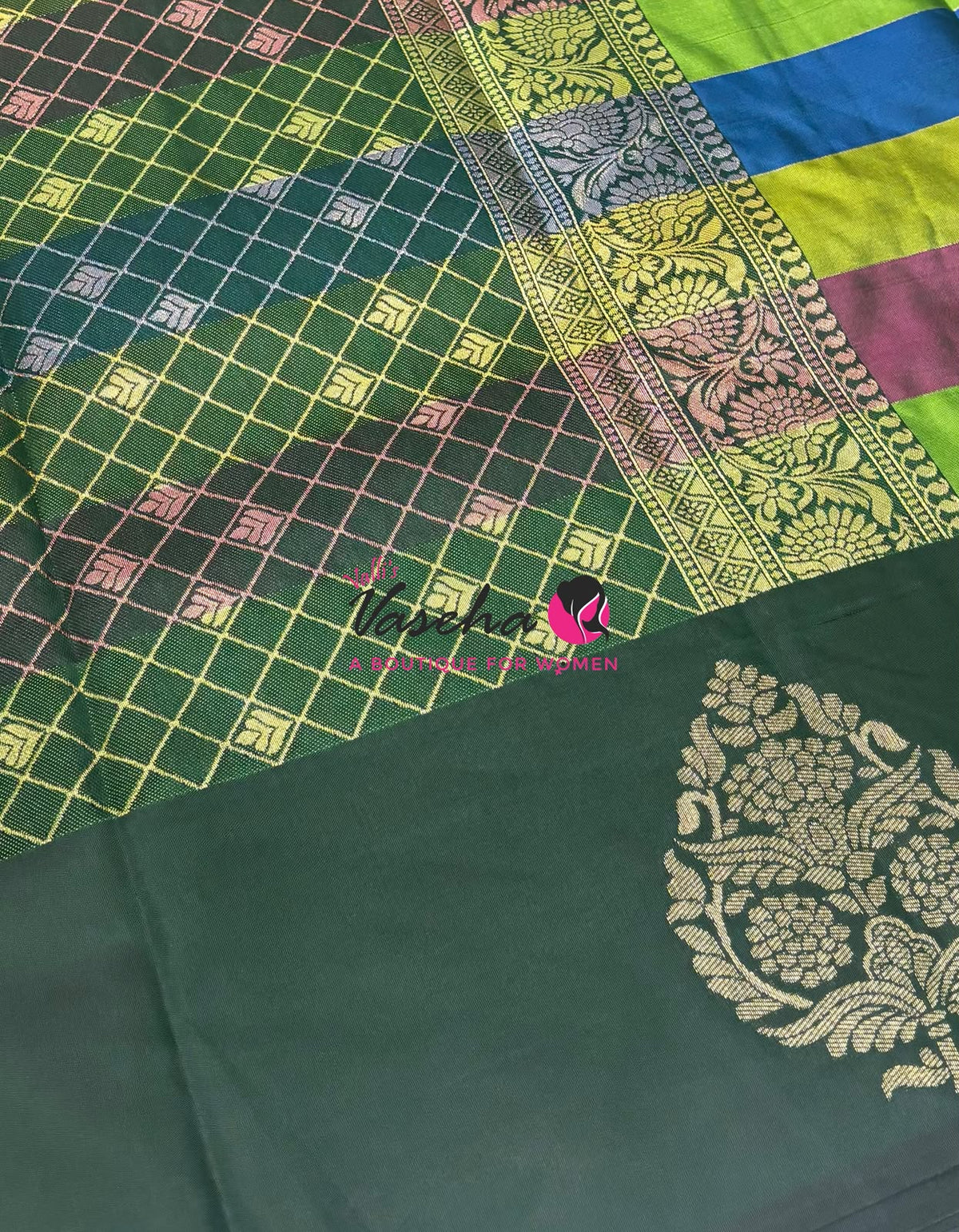 Semi Soft Silk  - Madras Checks Pattern - Green Shade  - VVSSS042