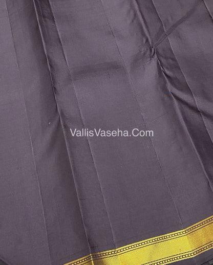 Pure Kanchipuram Silk Saree - Mehandhi Green with Pakku Color - VVPS010