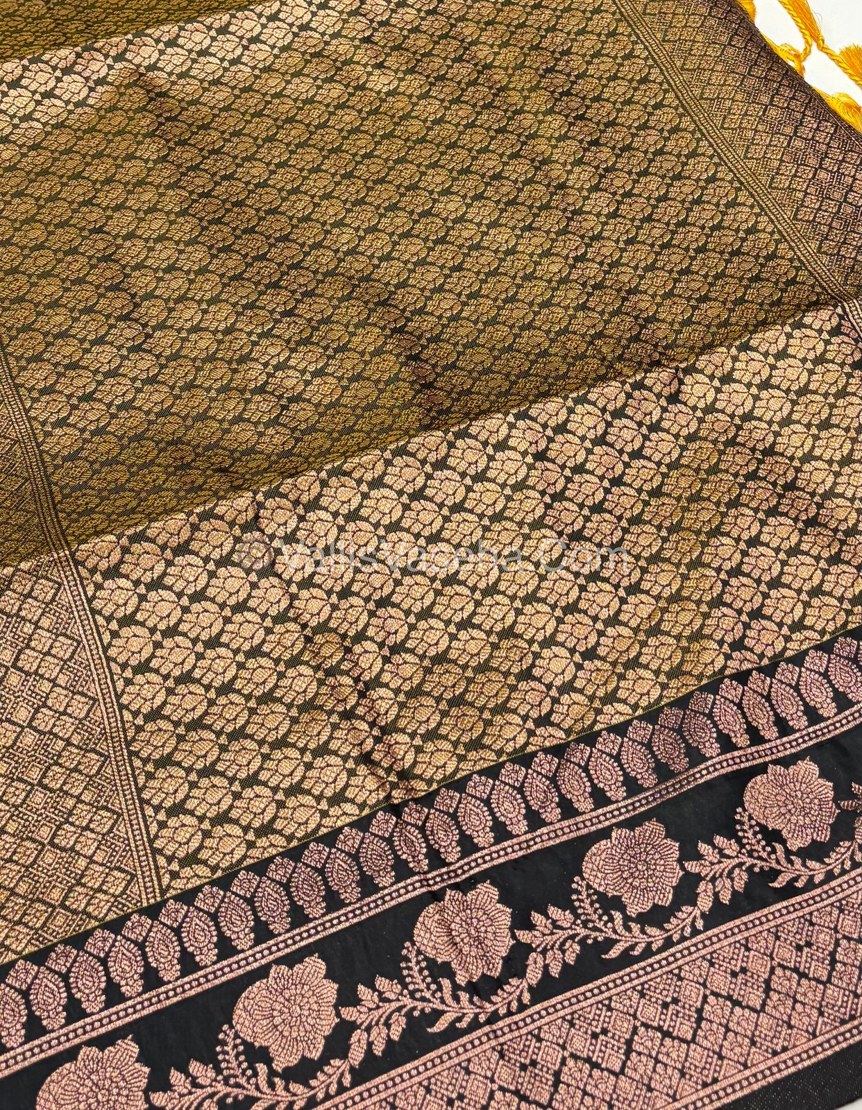 Semi Soft Silk - Dual Tone Shade With  Olive Green Combo -VVSSS027