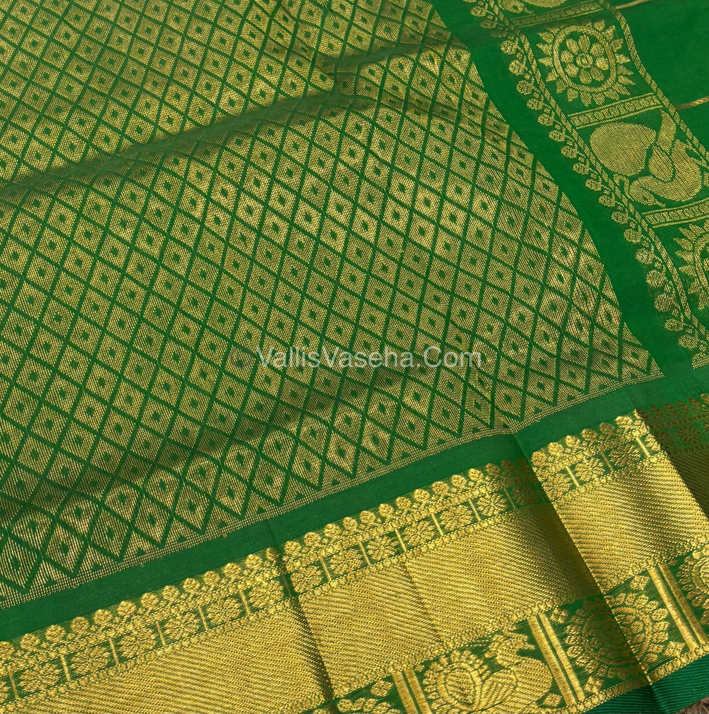Pure Silk Cotton Saree - Mayil & Chakkaram Design - Pink With Green Shade - VVMC001