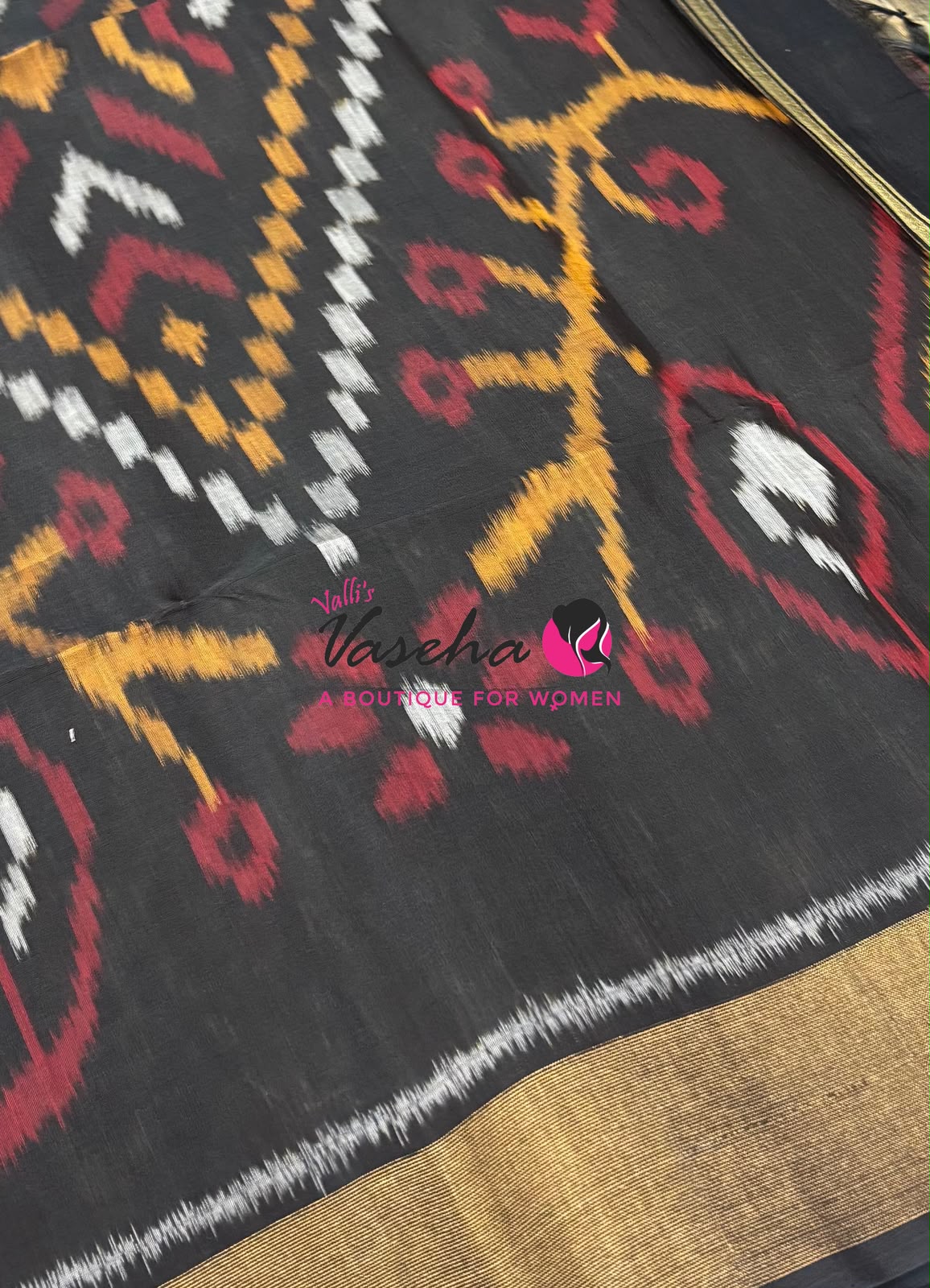 Pochampally Silk Cotton Saree - Cream & Black Shade - VVPPS001