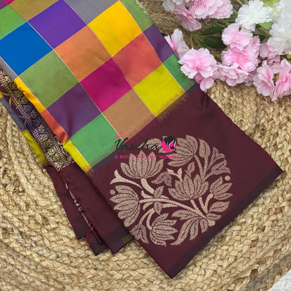 Semi Soft Silk  - Madras Checks Pattern - Maroon Shade  - VVSSS042