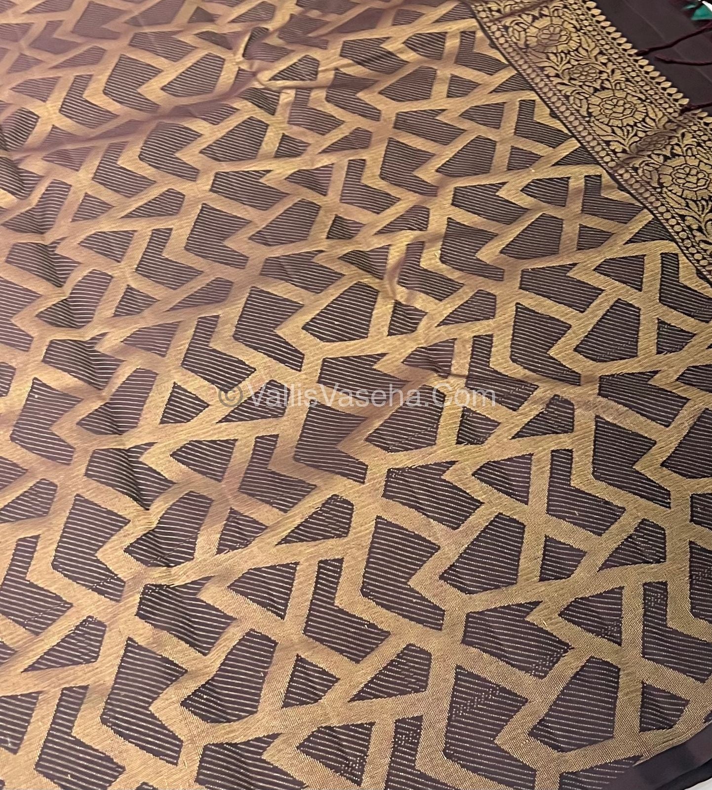 Half Mix - Pure Soft Silk Saree - VVPSS041