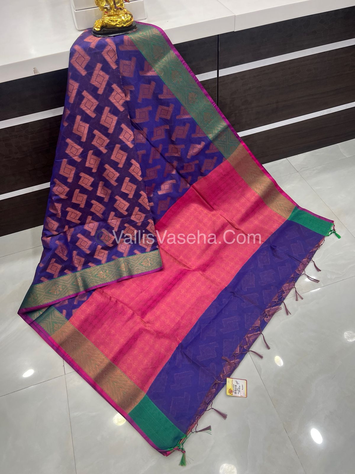 40% less - Offer Saree - Banarasi Saree - VVDS002
