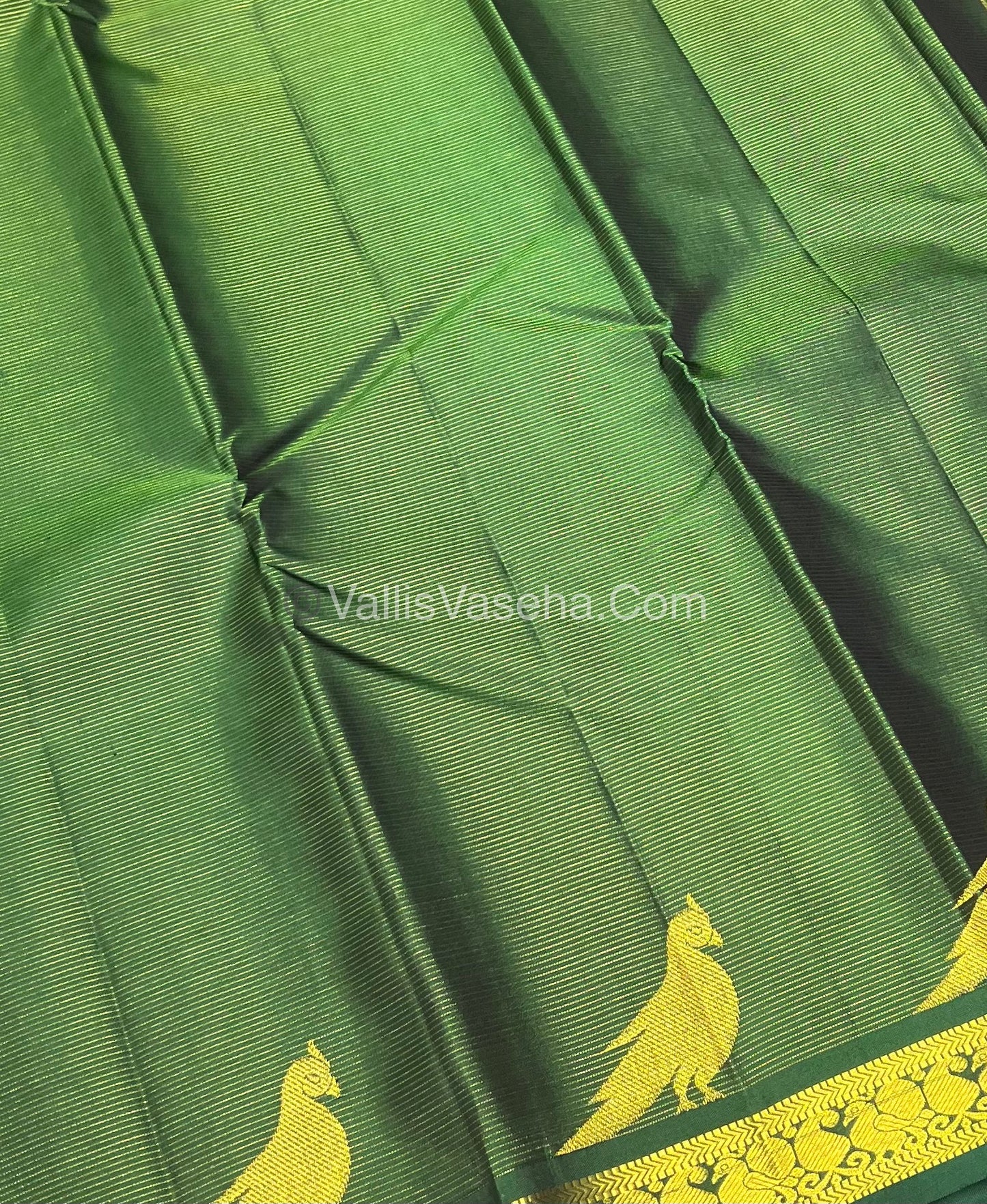 Pure Kanchipuram Silk Saree - Vaira Voosi design - Green shade - VVPS022