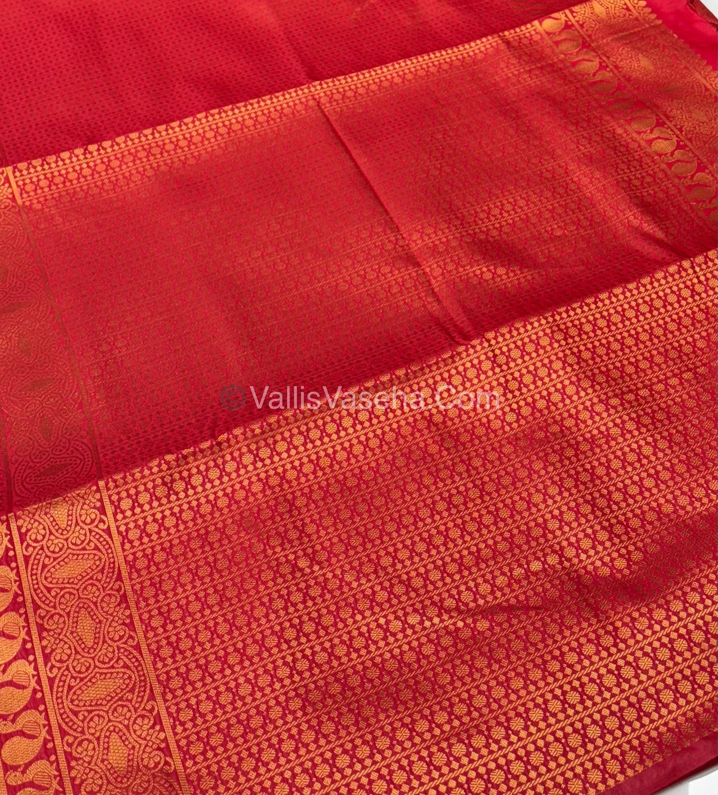 Semi Soft Silk  - Borderless - Contemporary Design - Red Shade -VVSSS012