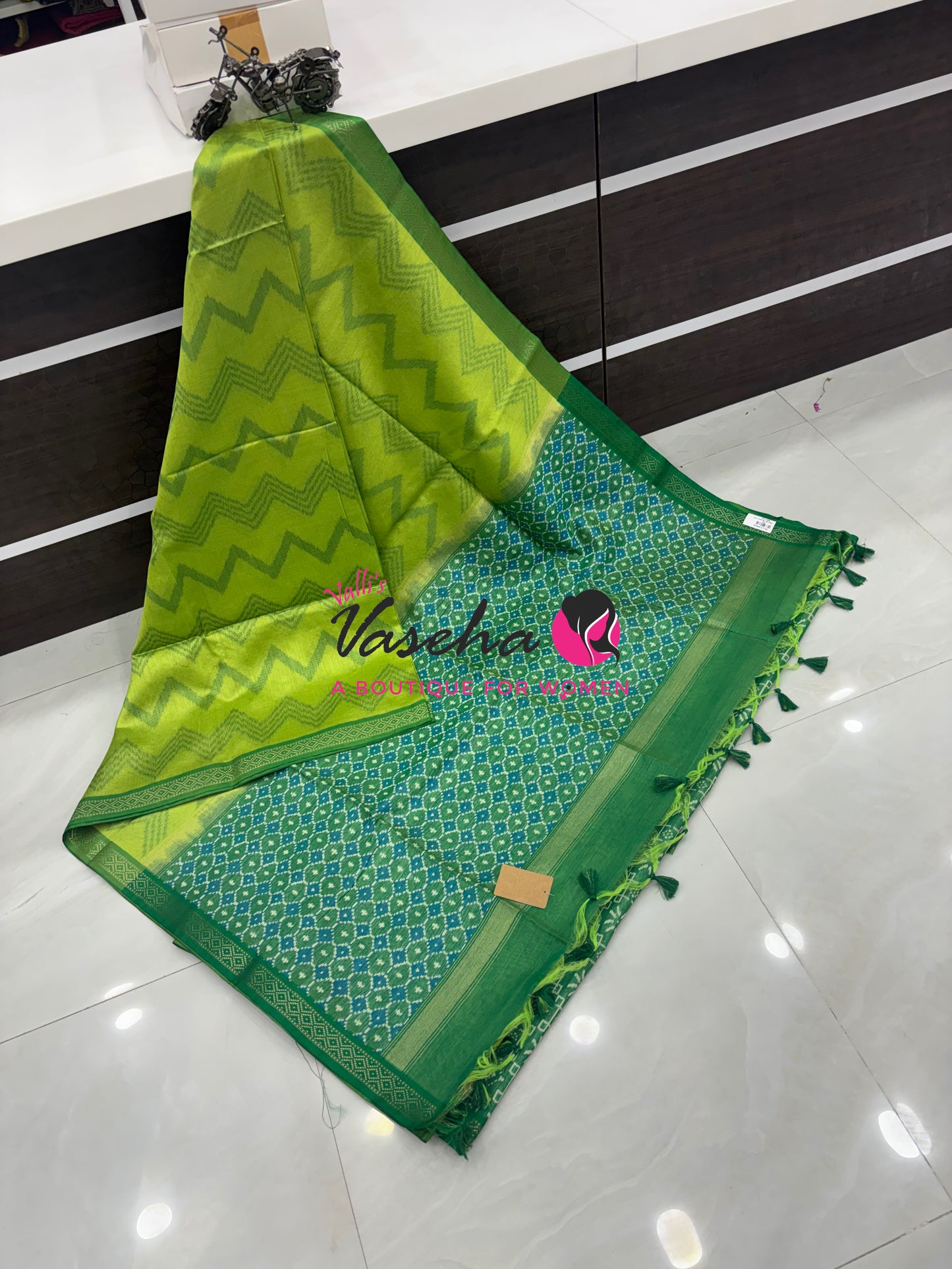 Semi Raw Silk with Zig Zag  Design Weaving - VVRS003