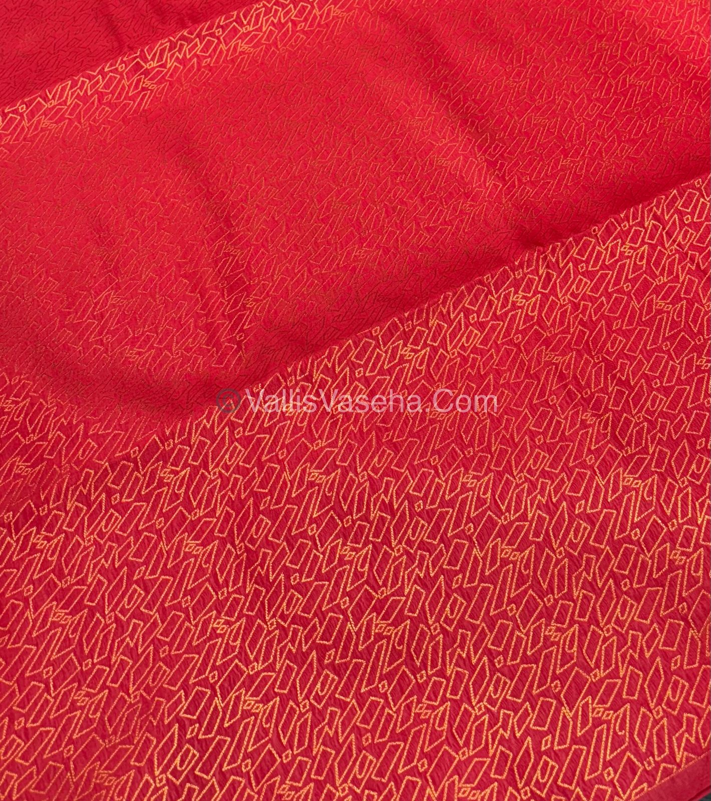 Semi Soft Silk  - Borderless - Contemporary Design - Red Shade -VVSSS012