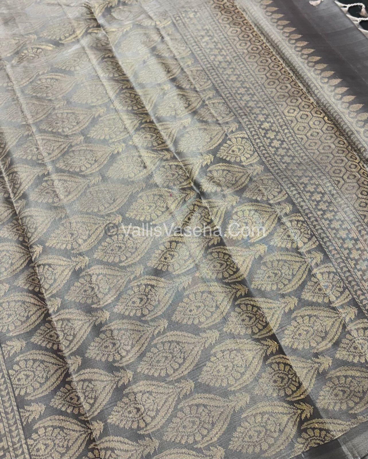Half Mix - Pure Soft Silk Saree - VVPSS054