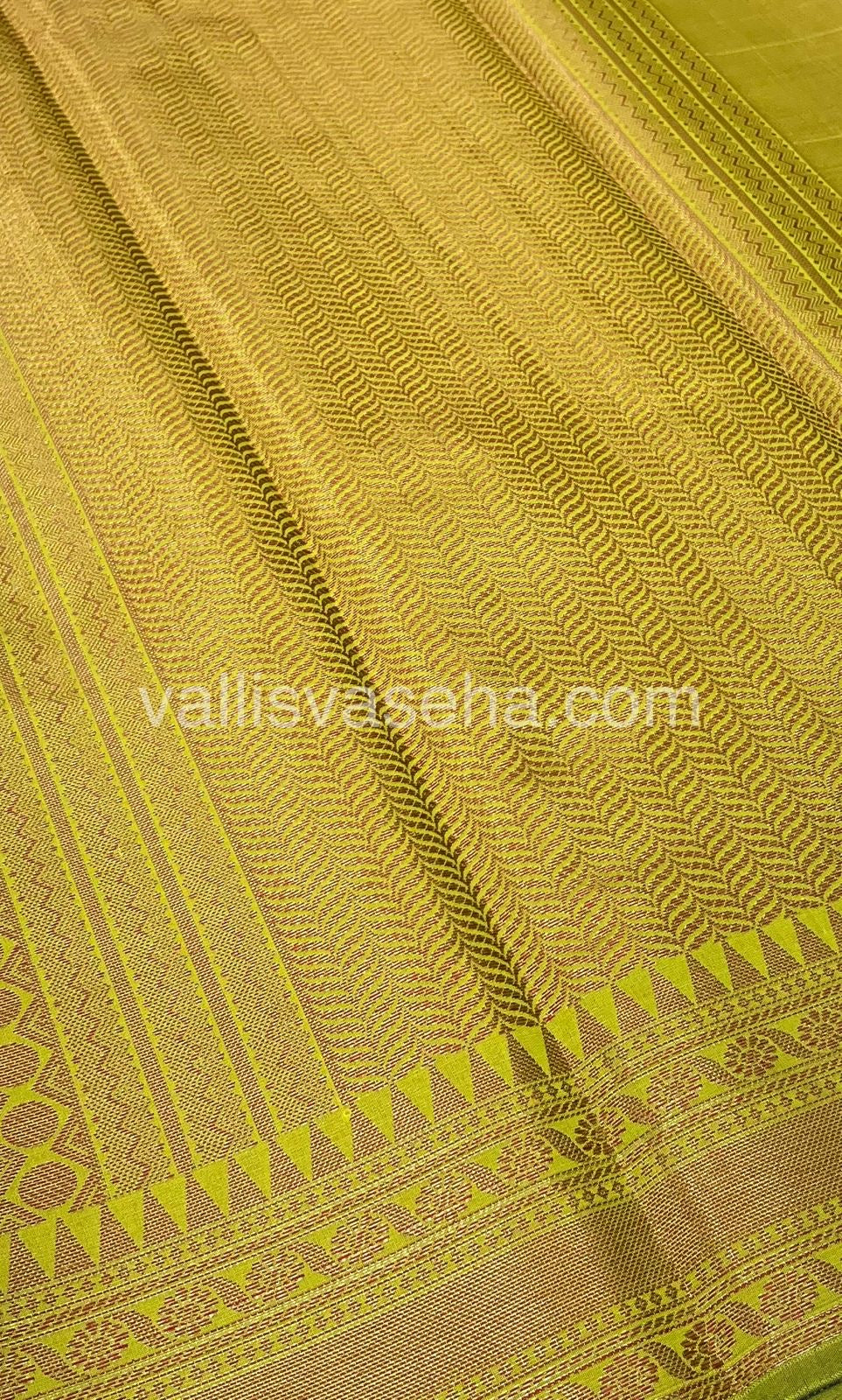 Banarasi - Copper Zari Saree - VVCZ001