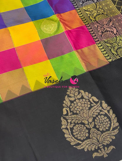 Semi Soft Silk  - Madras Checks Pattern - Black Shade  - VVSSS042