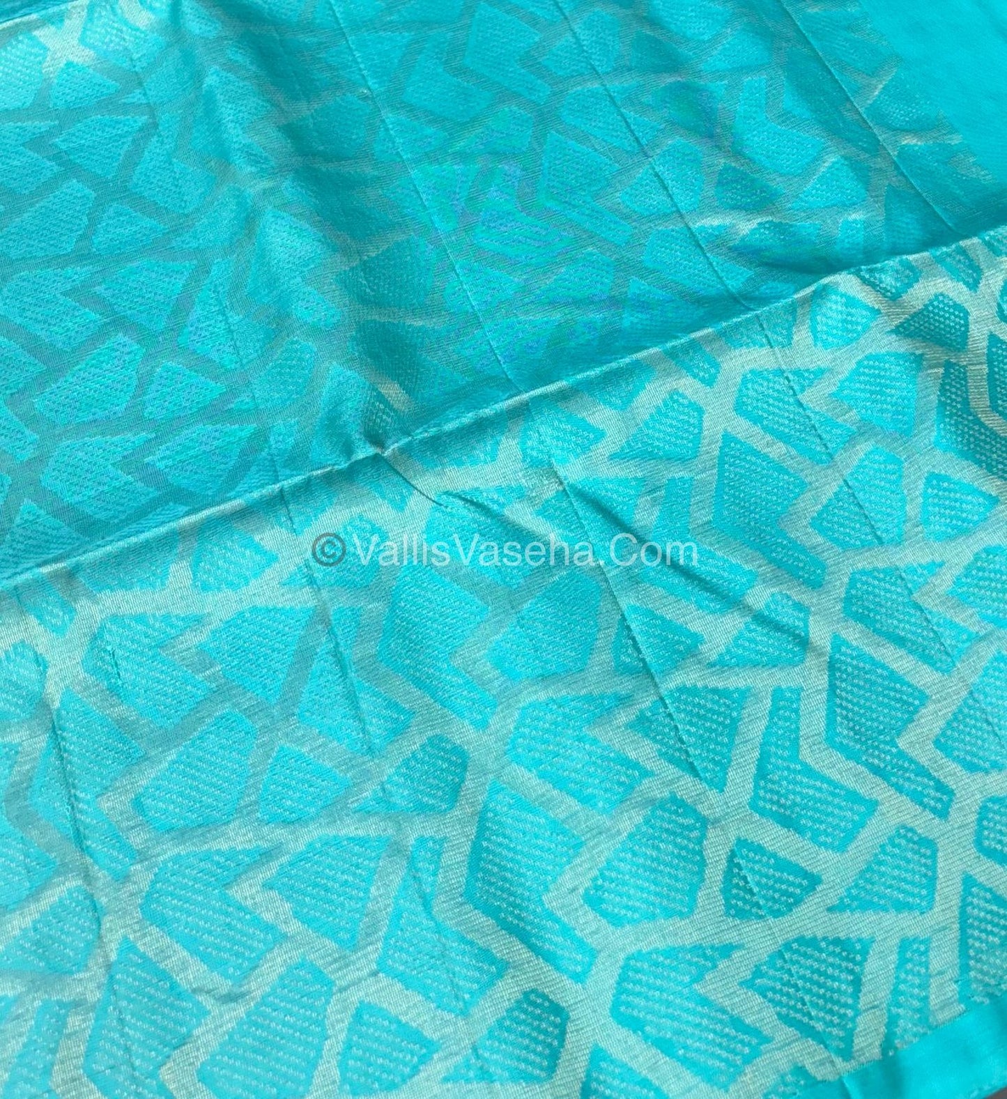 Pure Soft Silk Saree - Light weight - Borderless - Red &  Blue - VVPSS027