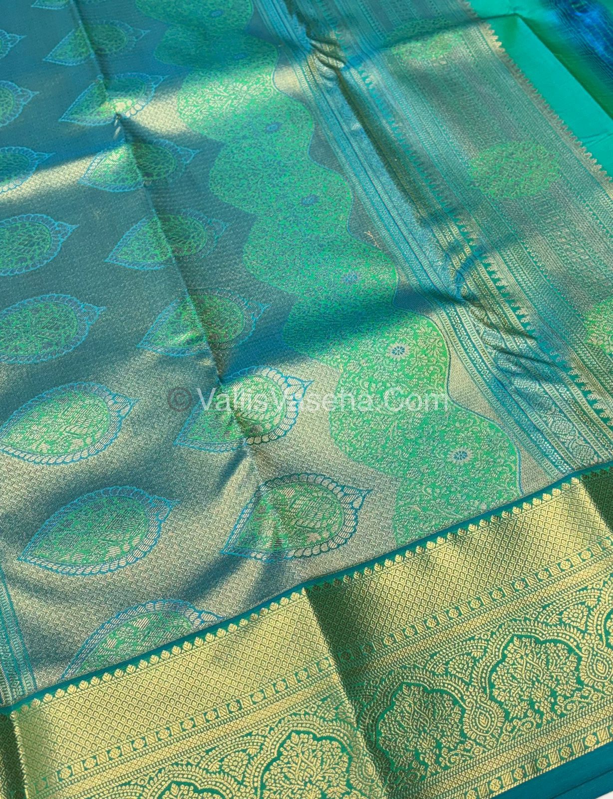 Semi Bridal Kanchipuram Silk - Green With Blue Shade  - VVSBK001
