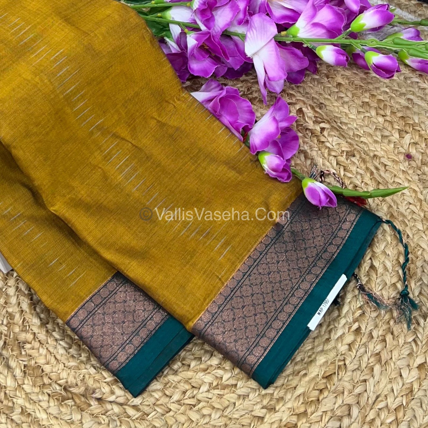Dhaka Cotton Saree - VVDCS001