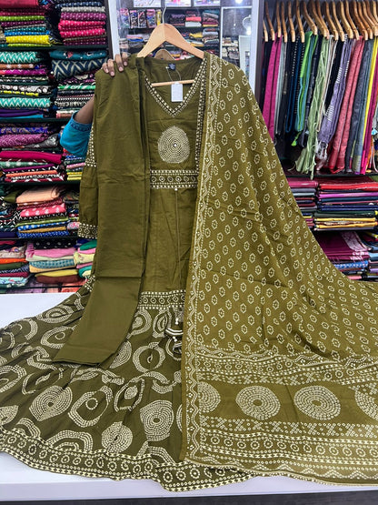 Anarkali - Mehndi green,lShade - Salwar, Kameez & Duppatta(3pc)- Fancy Cotton - VVRAS001