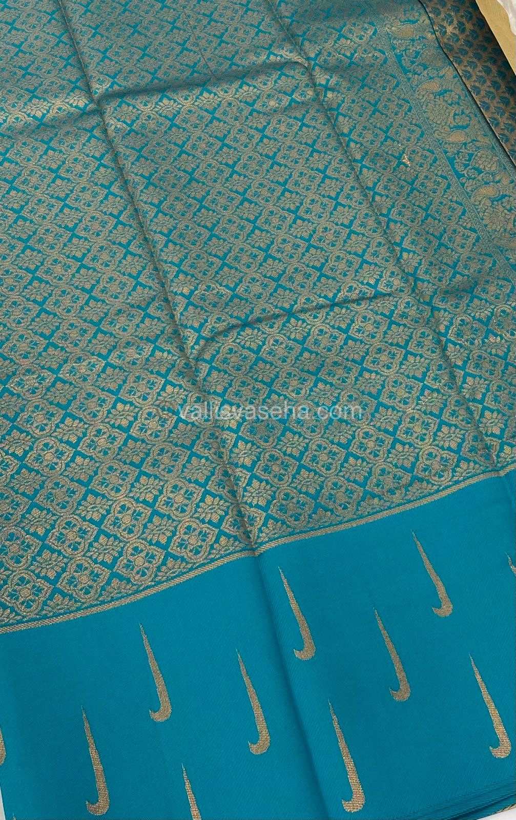 Kanchi Semi Silk - Cream with Ramar Blue - VVKSS001