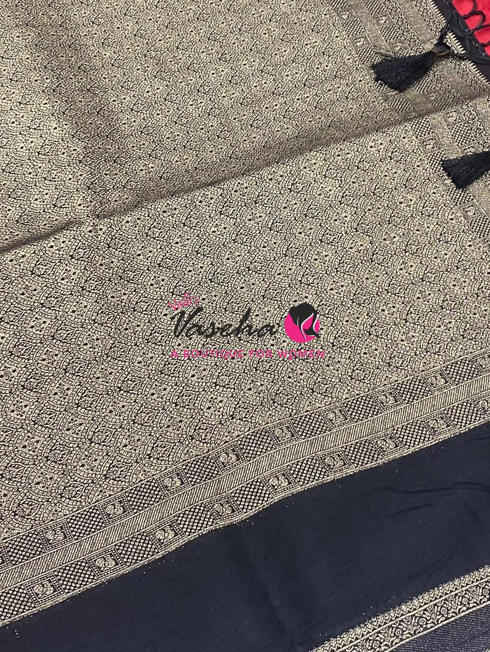 Banarasi - Heritage - Contrast  - Retta Petta border - VVBHS017