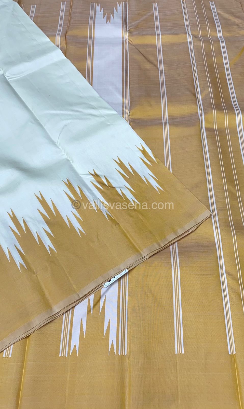 Pure Kanchipuram Silk Saree - Thalampoo - Cream with very light Yellow( Santhanam Shade)- VVPS003