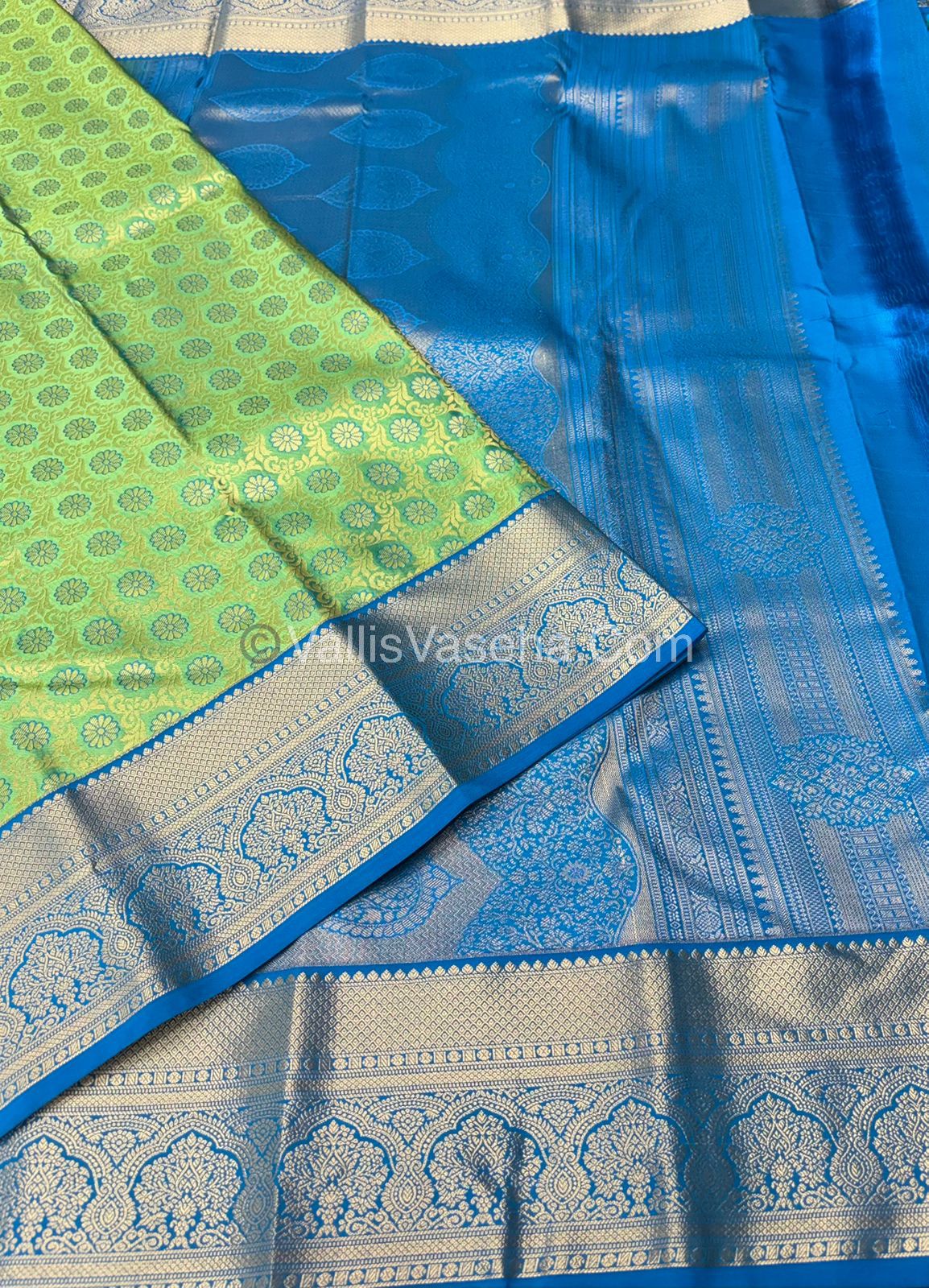 Semi Bridal Kanchipuram Silk - Green With Blue Shade  - VVSBK001